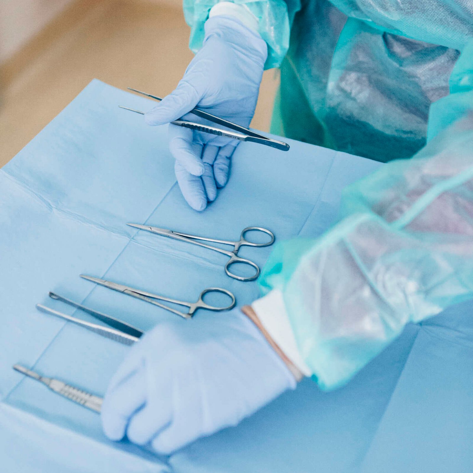 chirurgia dermatologica rimozione nei e cisti